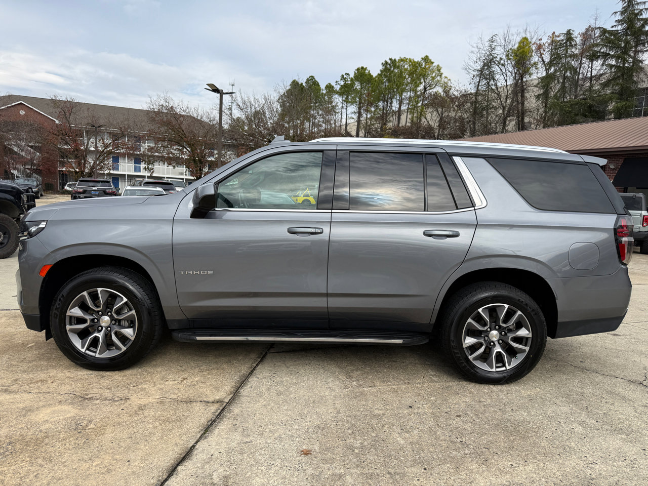 Used 2021 Chevrolet Tahoe LT image 2