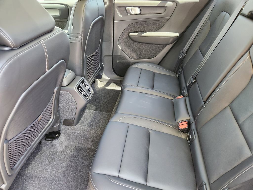 New 2026 Volvo XC40 B5 Core w/ Climate Package image 19