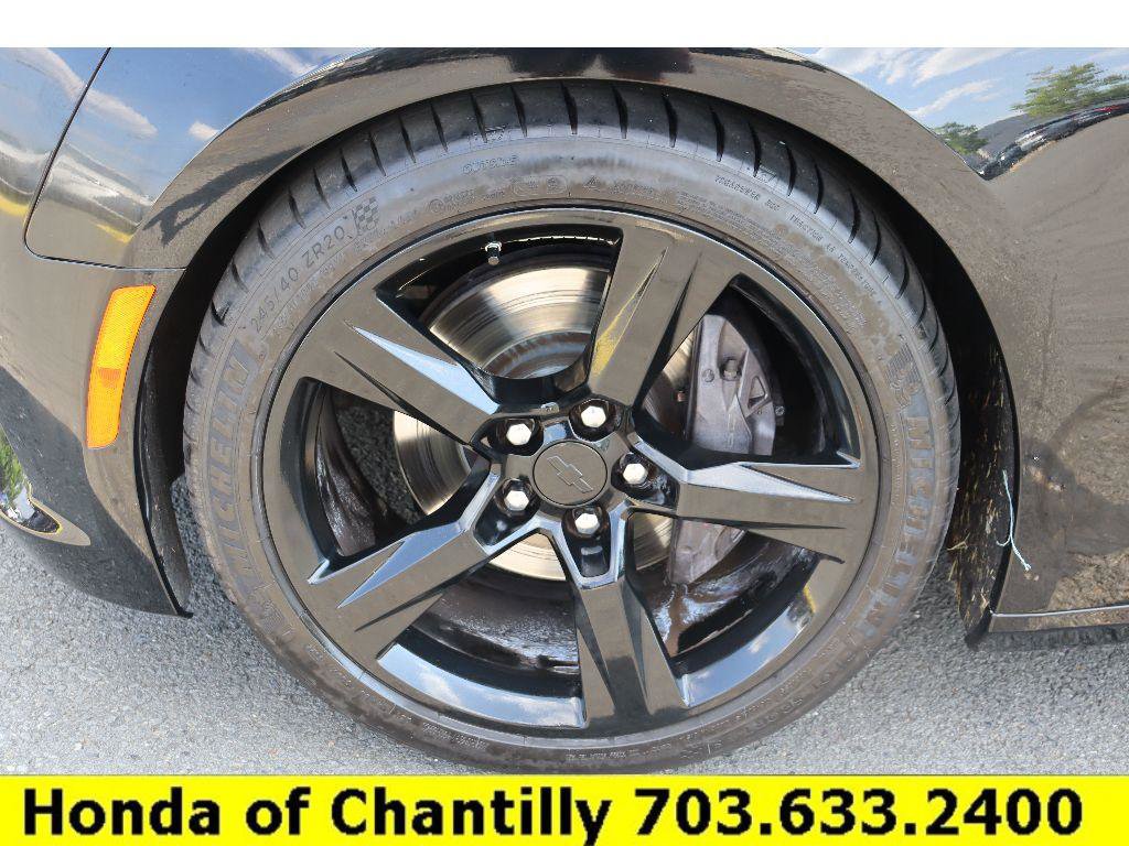 Used 2018 Chevrolet Camaro SS image 26