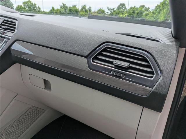Used 2024 Volkswagen Tiguan SE R-Line AWD/4WD image 12