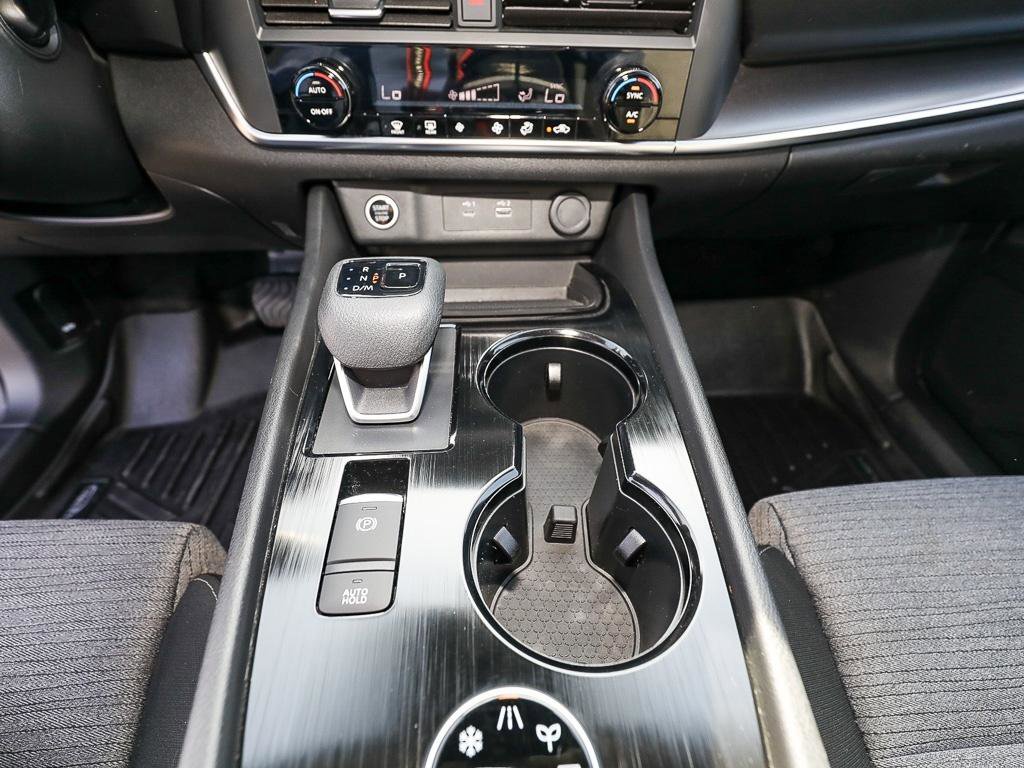 Used 2023 Nissan Rogue SV image 18