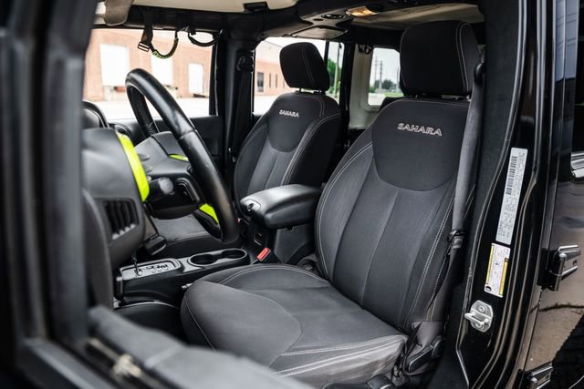 Used 2016 Jeep Wrangler Unlimited Sahara w/ Connectivity Group AWD/4WD image 5