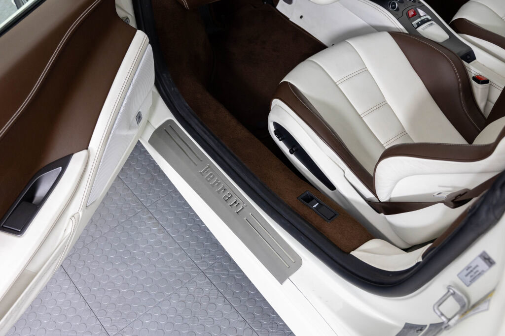 Certified 2014 Ferrari 458 Italia Coupe image 40