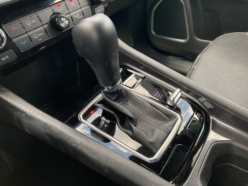 Used 2025 Jeep Compass Latitude image 25