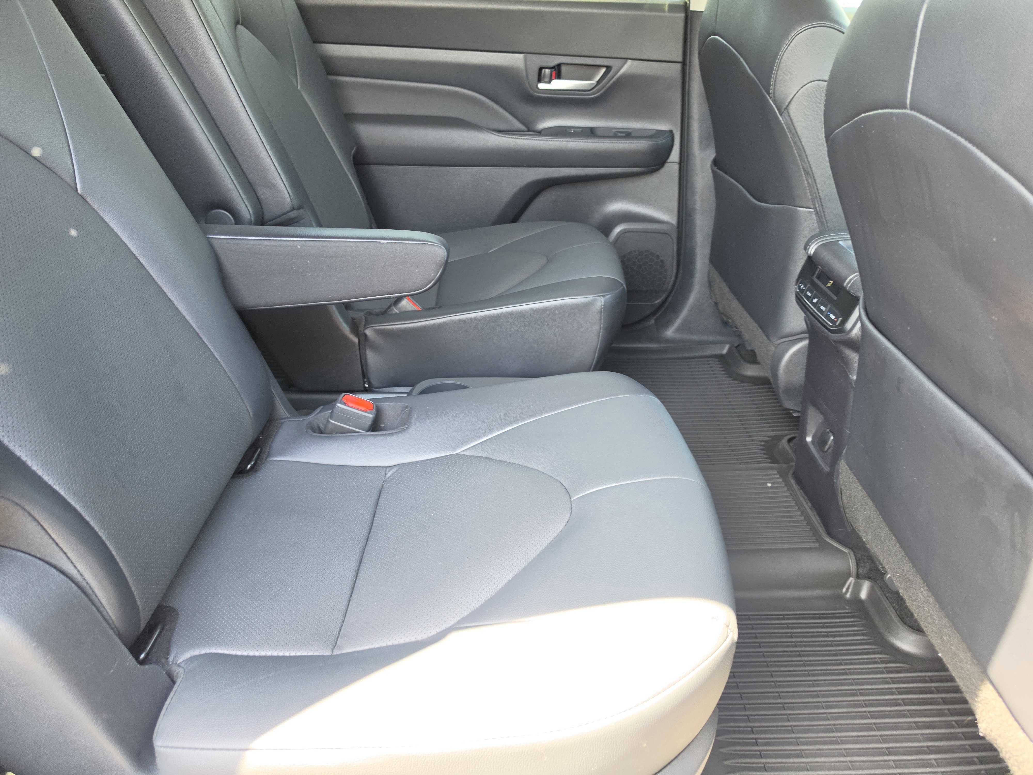 Certified 2024 Toyota Grand Highlander FWD image 14