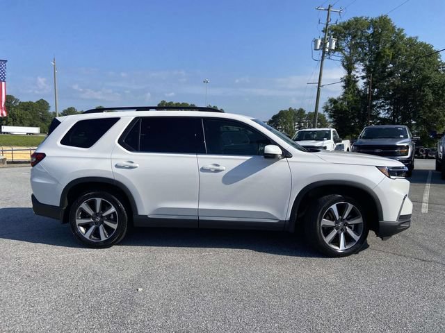 Used 2025 Honda Pilot Touring image 2