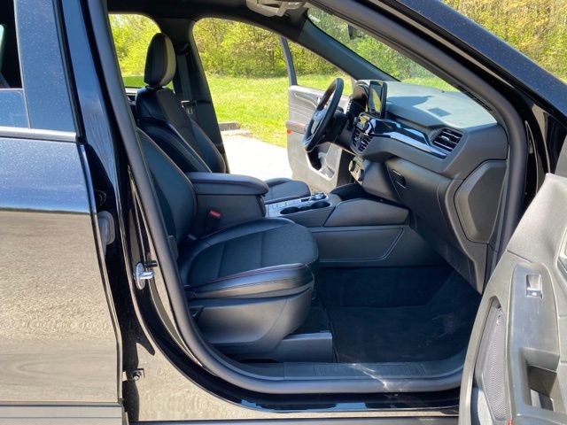 Used 2025 Ford Escape ST-Line AWD/4WD image 17