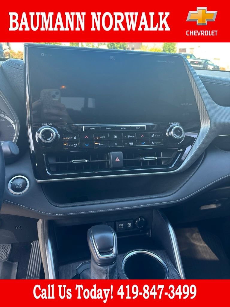 Used 2021 Toyota Highlander Platinum AWD/4WD image 24