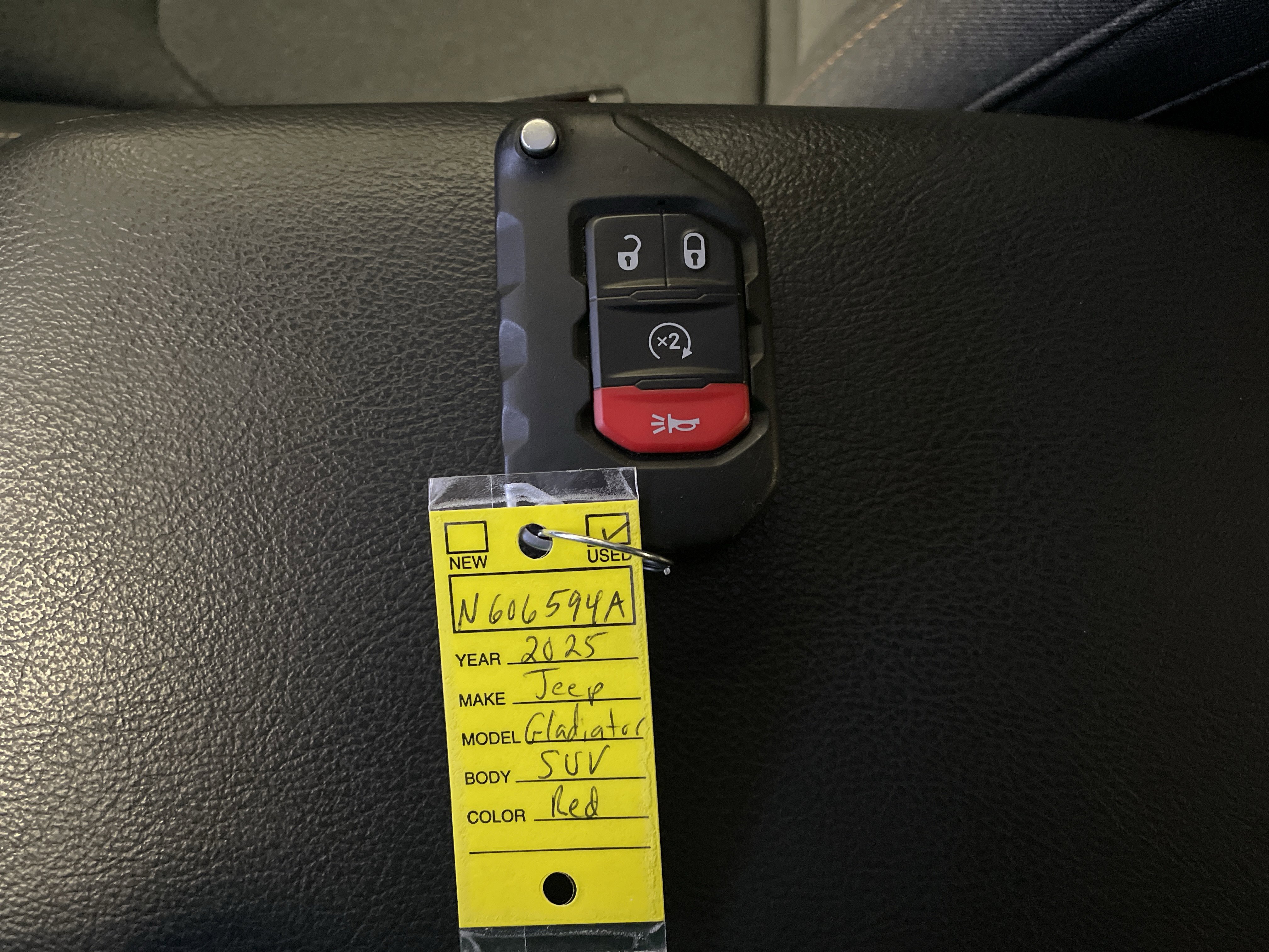 Used 2025 Jeep Gladiator Sport image 28