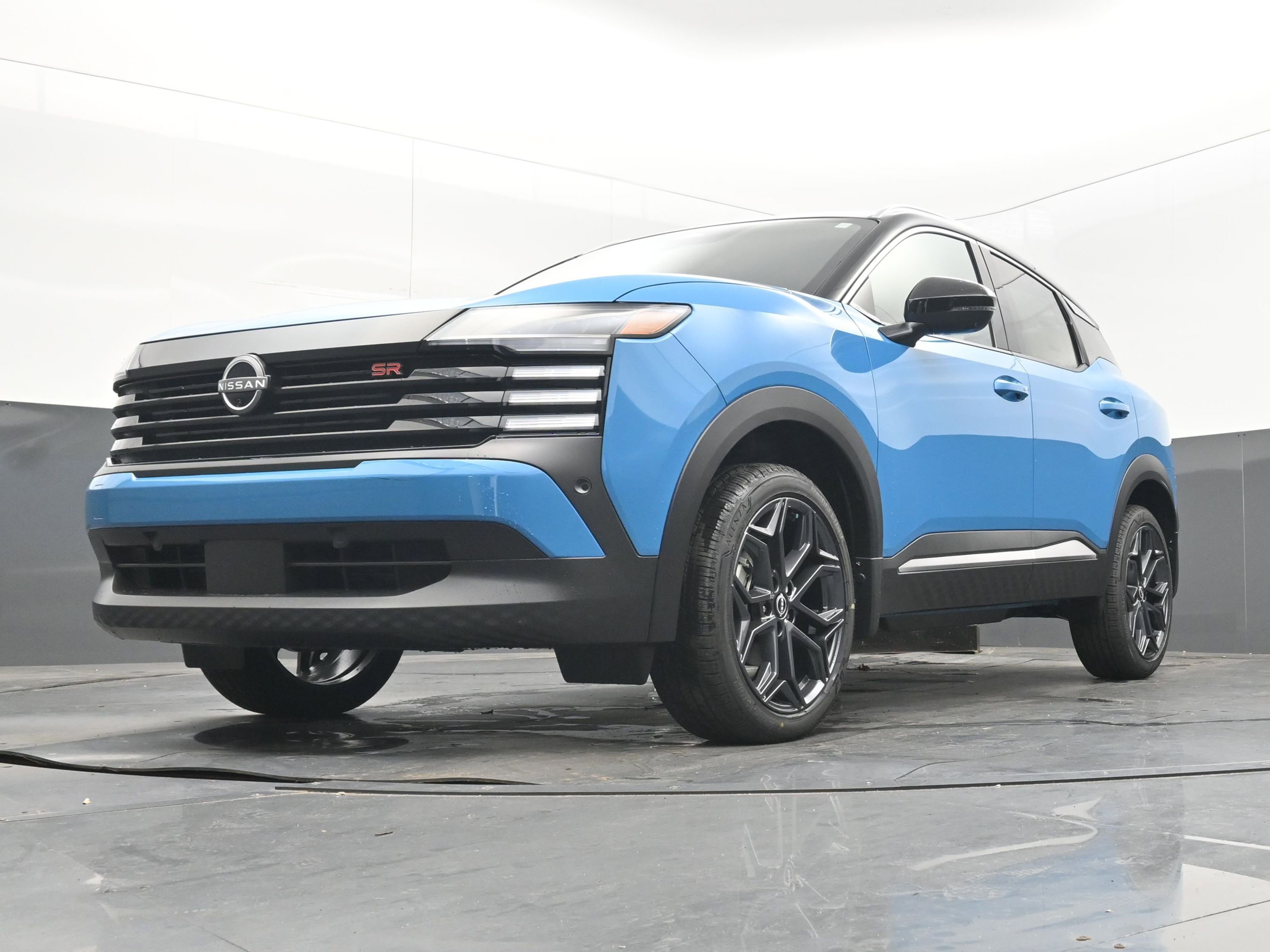 Certified 2025 Nissan Kicks SR image 24