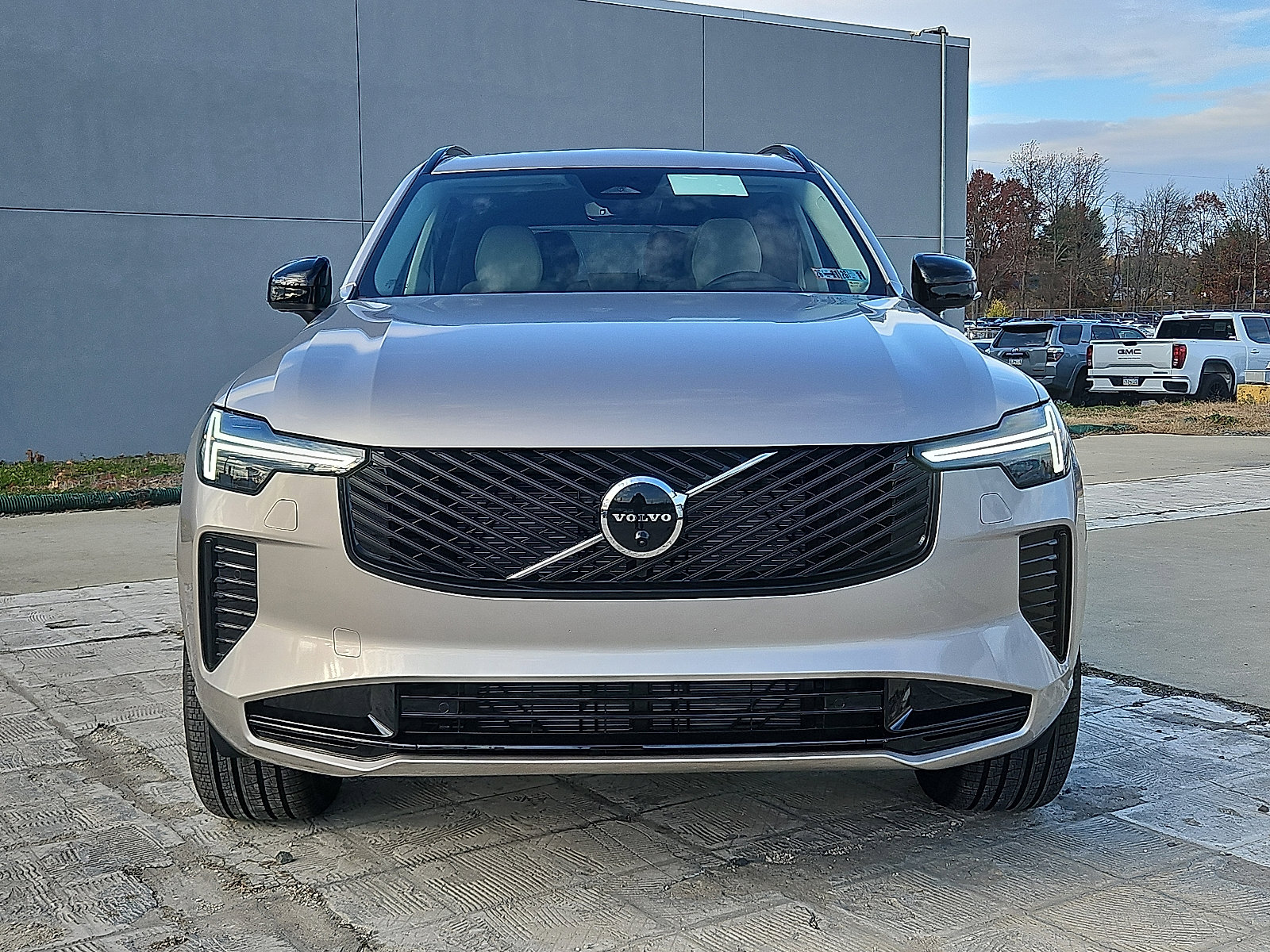 New 2026 Volvo XC90 B6 Ultra w/ Protection Package Premier AWD/4WD image 2