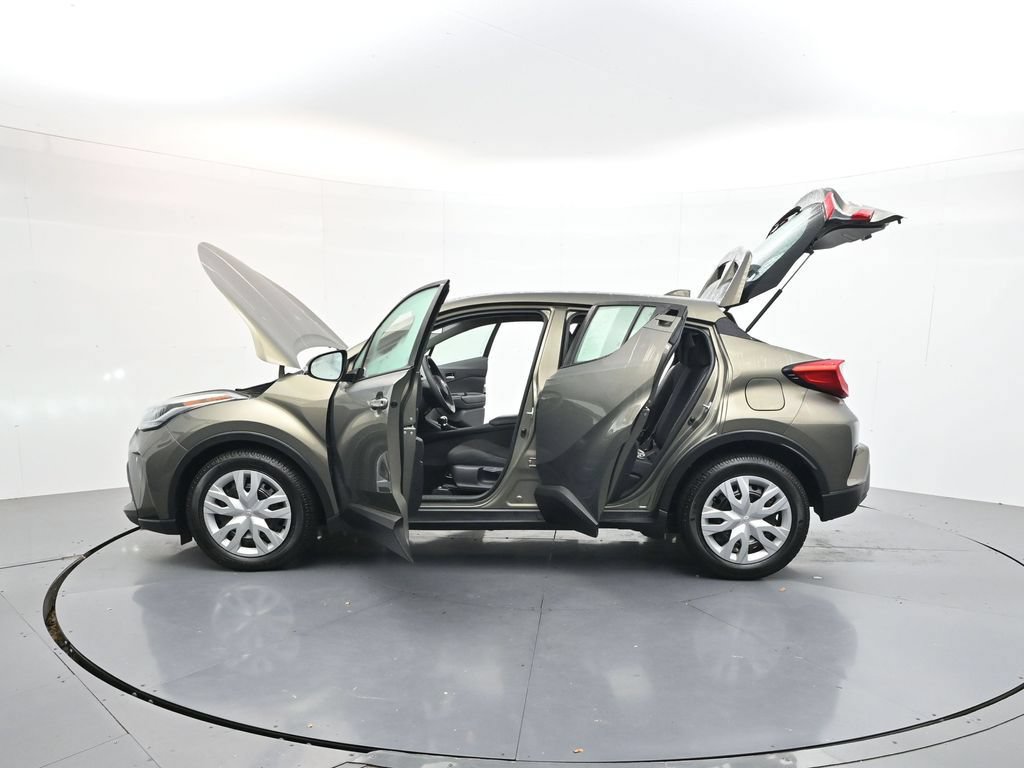 Used 2021 Toyota C-HR LE FWD image 43