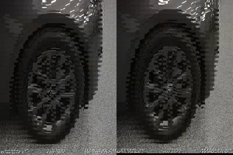 Used 2024 Land Rover Range Rover Sport SE image 45