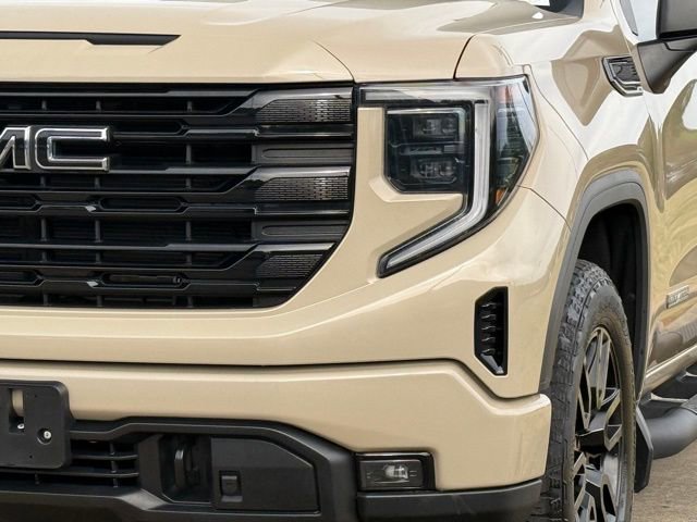 Used 2023 GMC Sierra 1500 Elevation AWD/4WD image 11