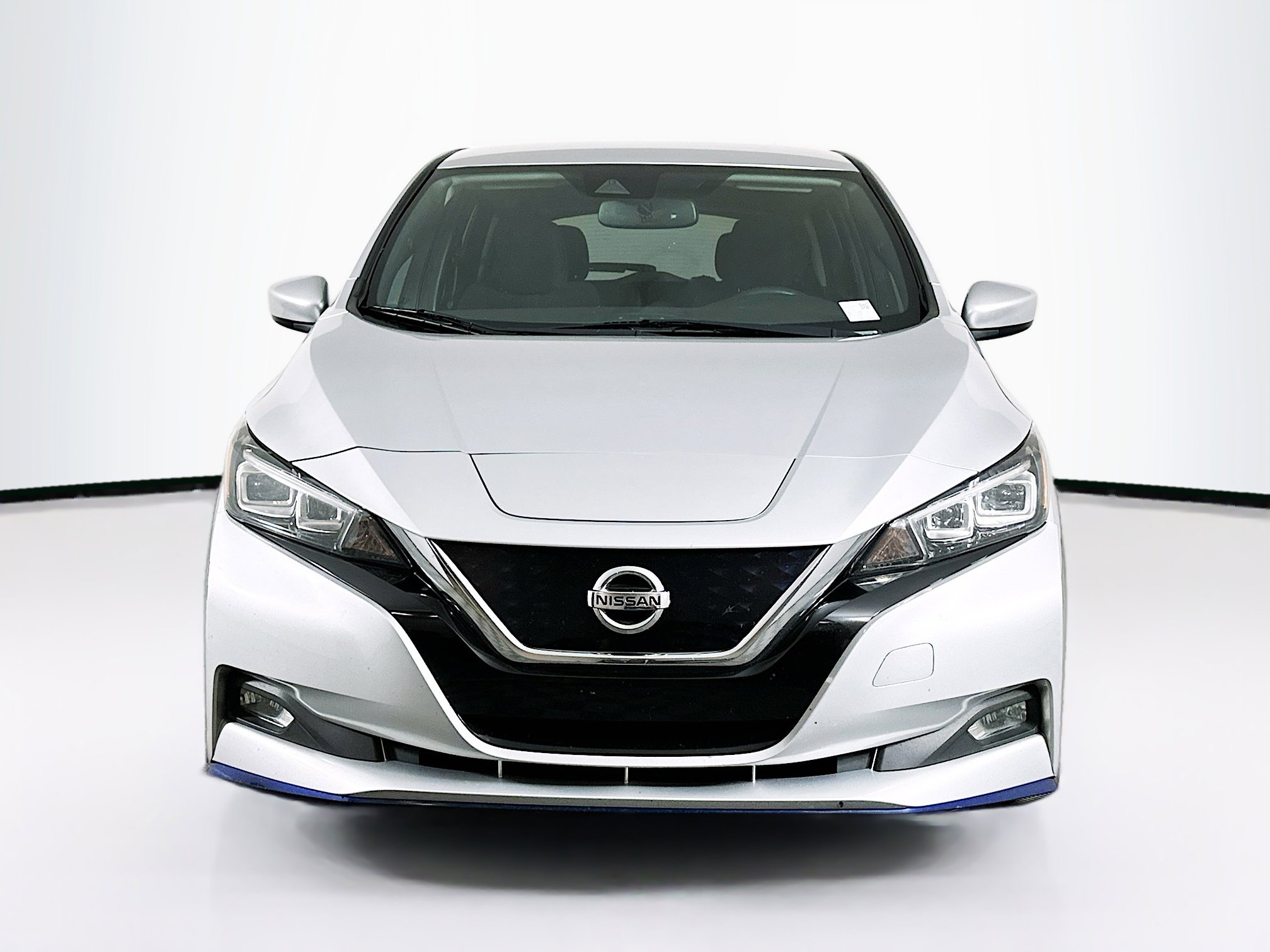 Used 2019 Nissan Leaf SV Plus w/ SV Plus Technology Package FWD image 2