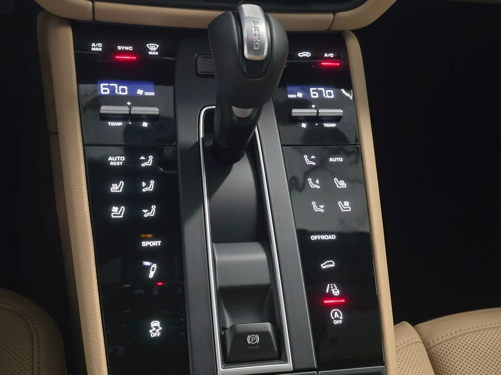 New 2026 Porsche Macan S AWD/4WD image 17