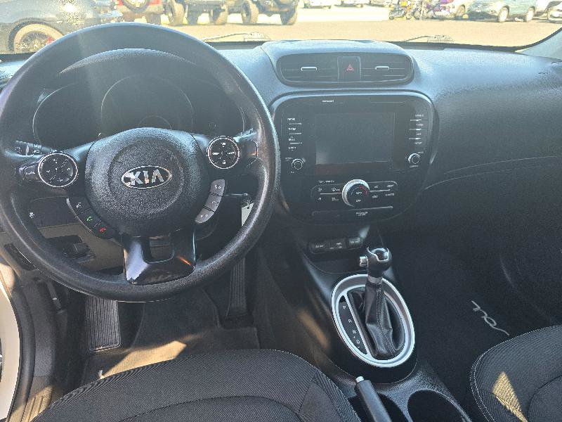 Used 2019 Kia Soul + image 7