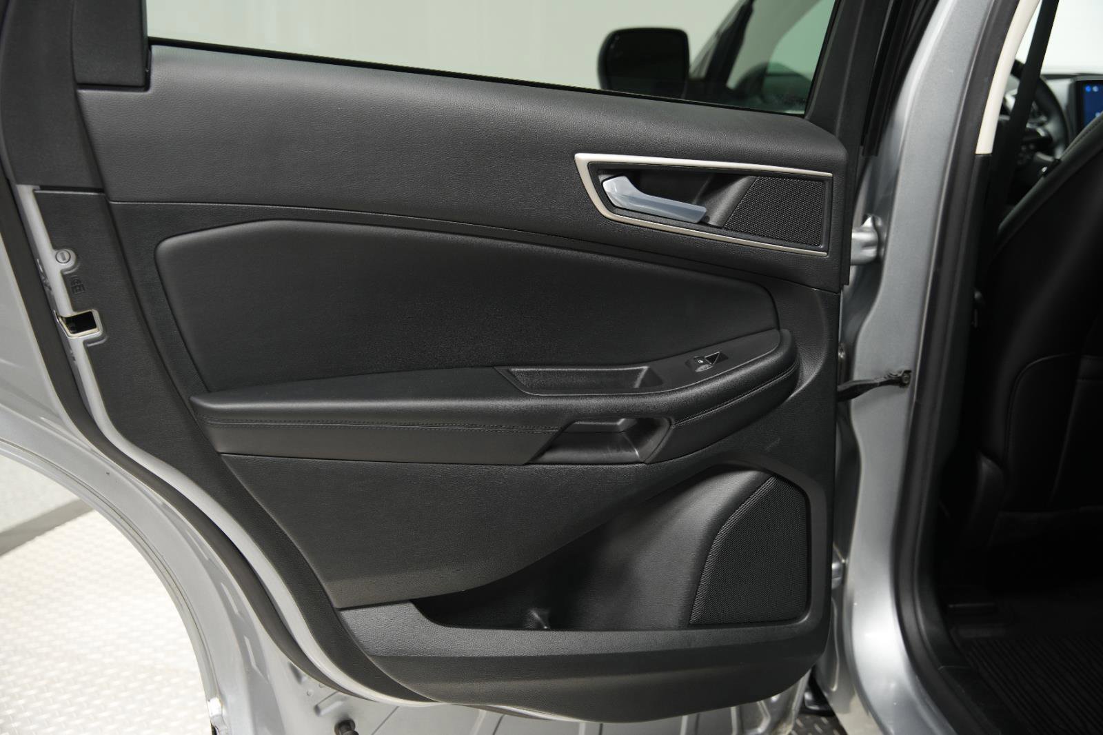 Used 2022 Ford Edge SEL w/ Convenience Package image 19