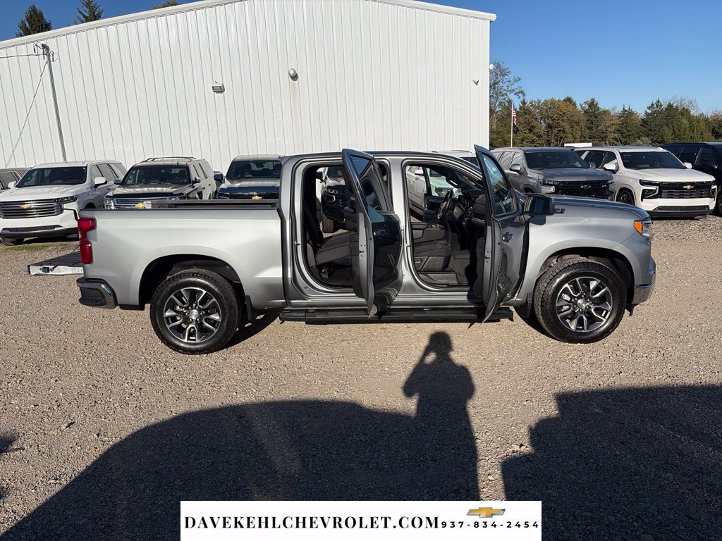 Used 2024 Chevrolet Silverado 1500 LT AWD/4WD image 32