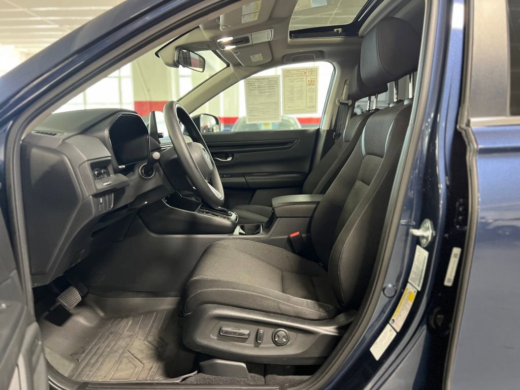 Used 2025 Honda CR-V EX image 10