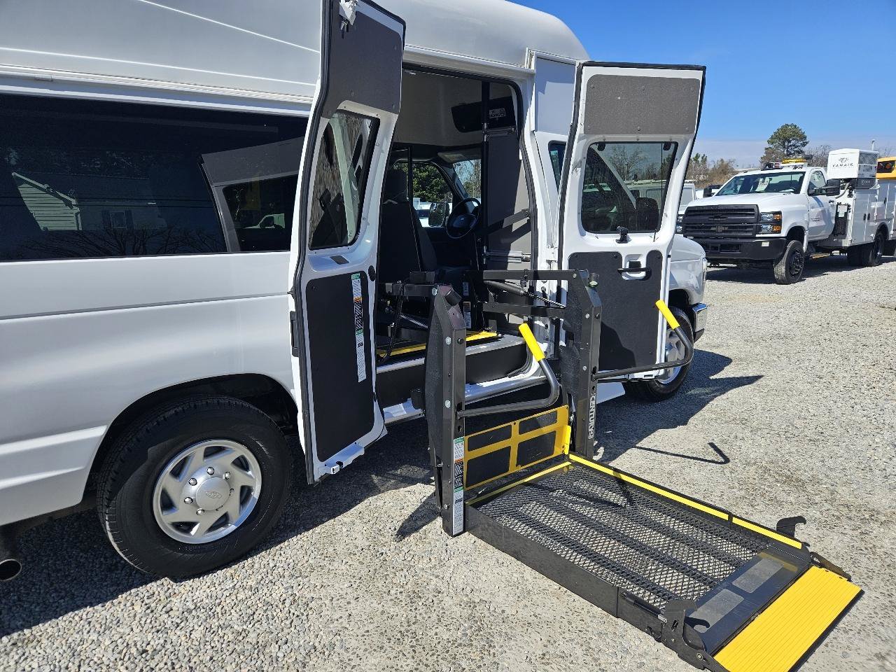 Used 2014 Ford E-350 and Econoline 350 Extended Super Duty w/ Power Group RWD image 19