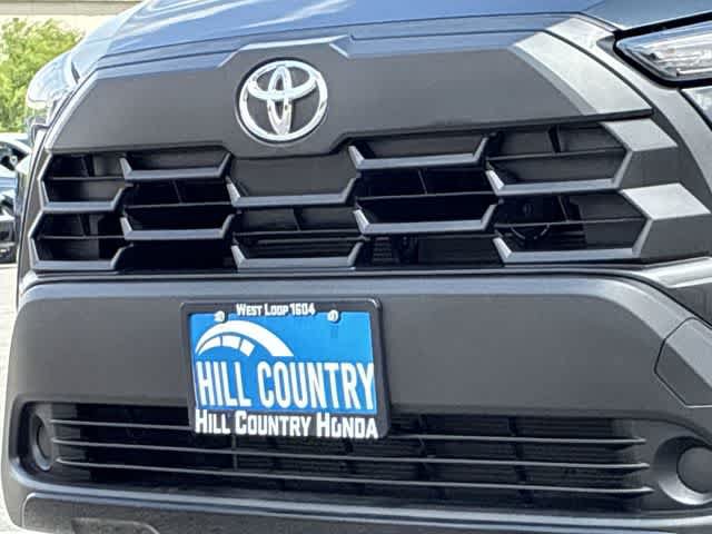 Used 2026 Toyota Corolla Cross L FWD image 12