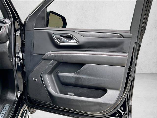 Used 2024 Chevrolet Suburban RST w/ Luxury Package RWD image 18