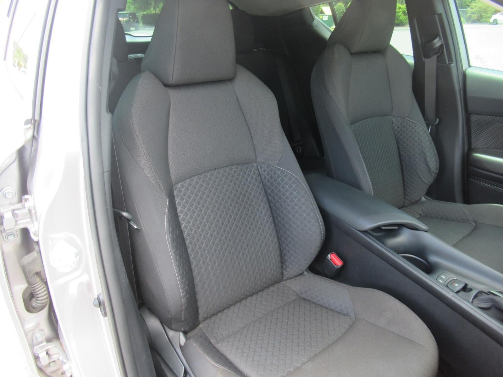 Used 2020 Toyota C-HR LE FWD image 9