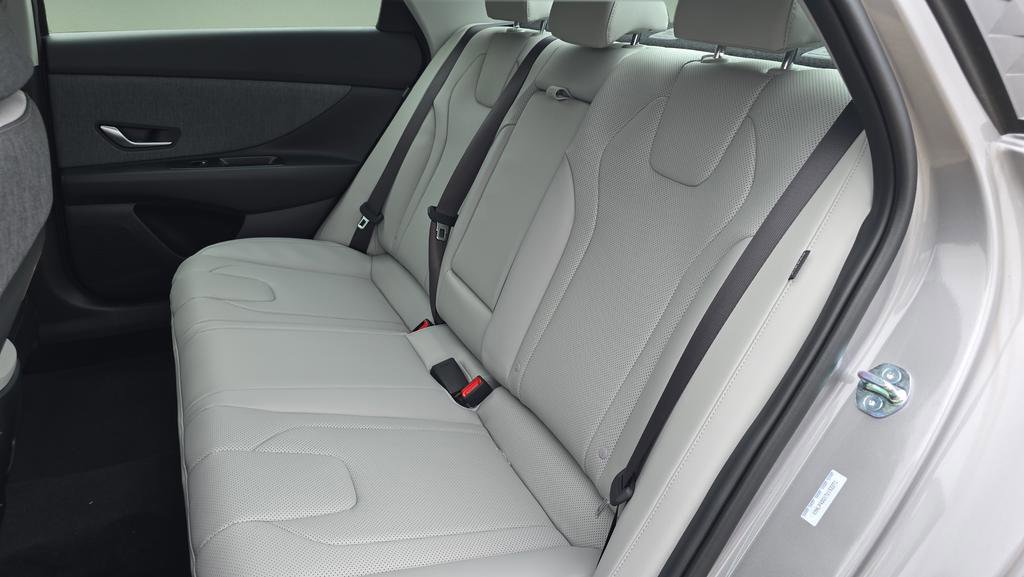 New 2026 Hyundai Elantra Limited image 9