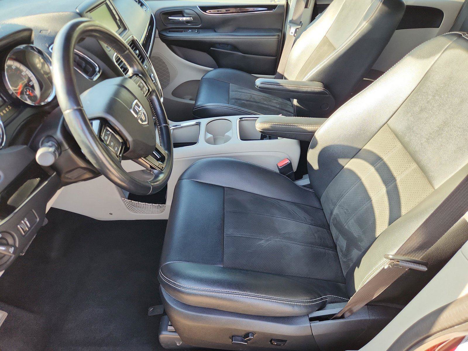 Used 2019 Dodge Grand Caravan SXT FWD image 10