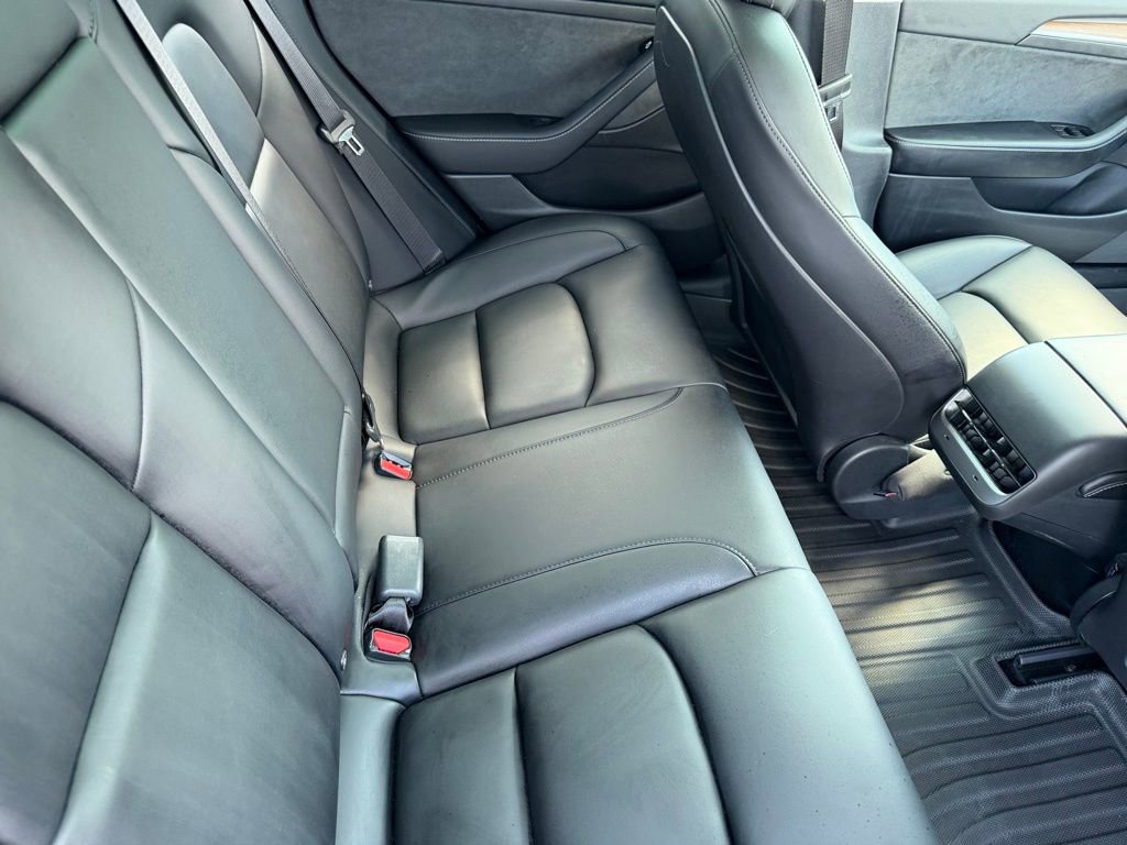 Used 2021 Tesla Model 3 Standard Range Plus image 19