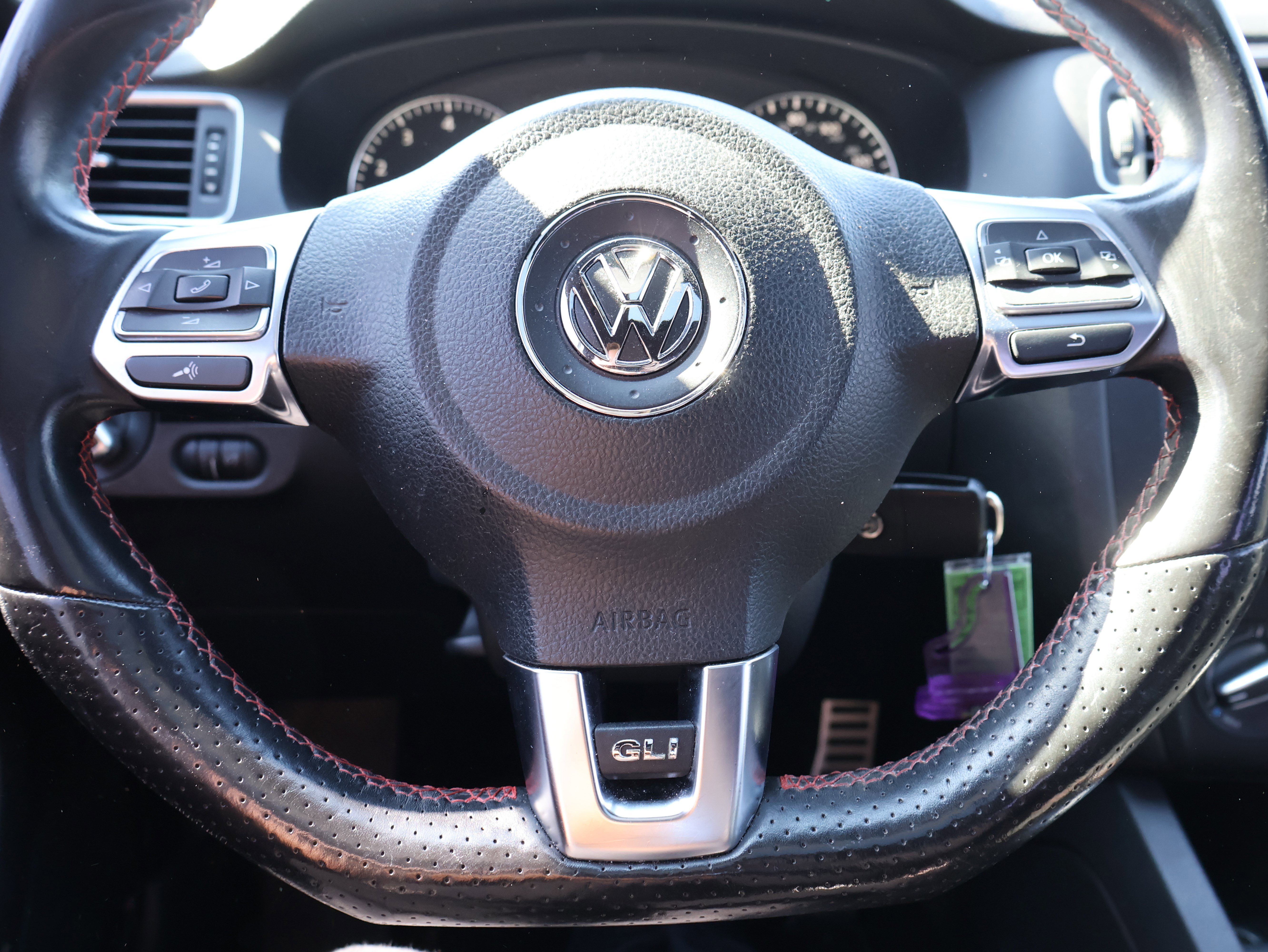 Used 2014 Volkswagen Jetta GLI image 25