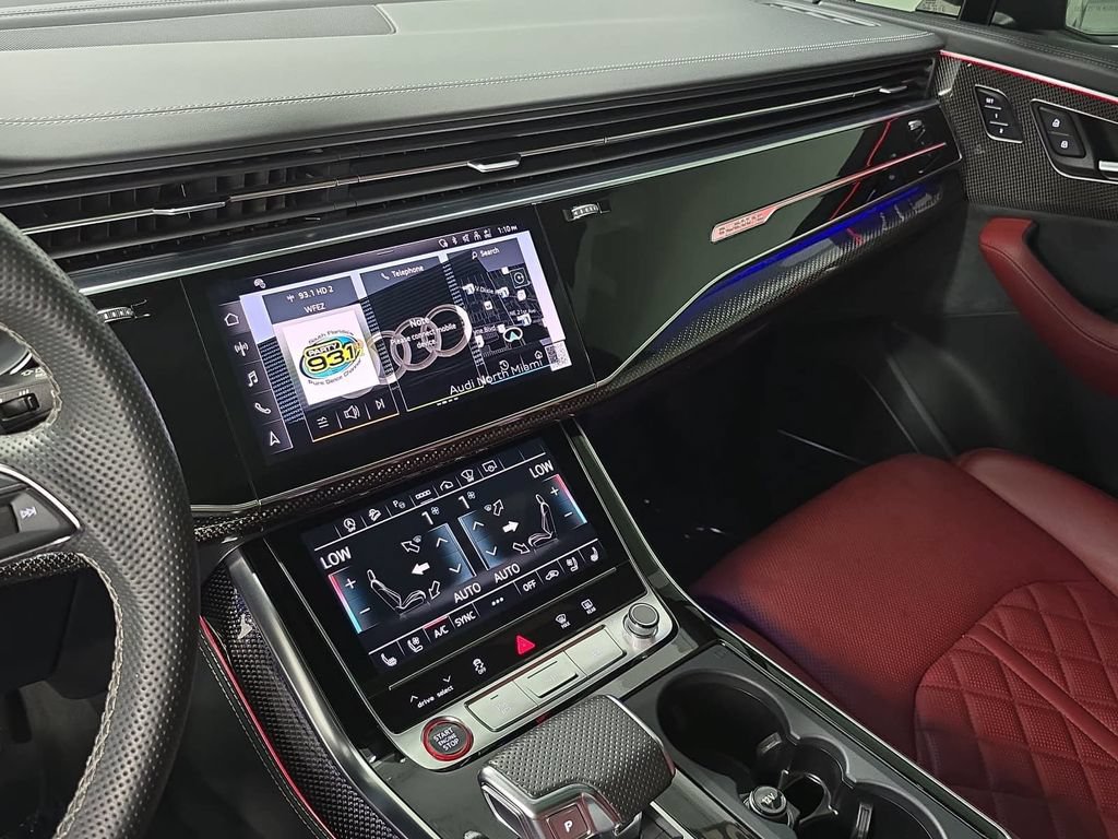 Used 2024 Audi SQ7 Prestige w/ Prestige Package AWD/4WD image 15