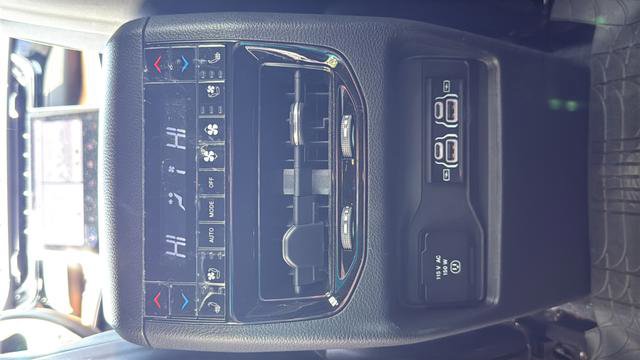Used 2022 Jeep Grand Cherokee Summit AWD/4WD image 16