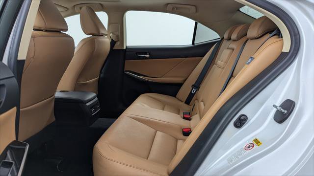 Used 2016 Lexus IS 200t image 17