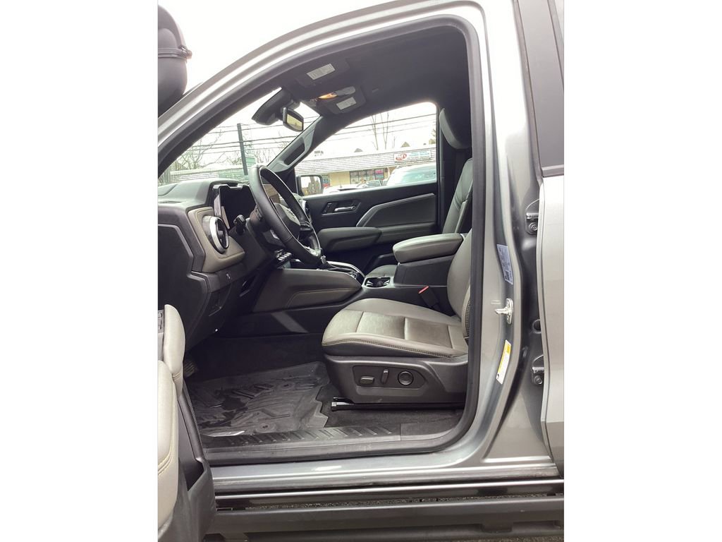 Used 2024 Chevrolet Colorado ZR2 w/ ZR2 Convenience Package III image 9