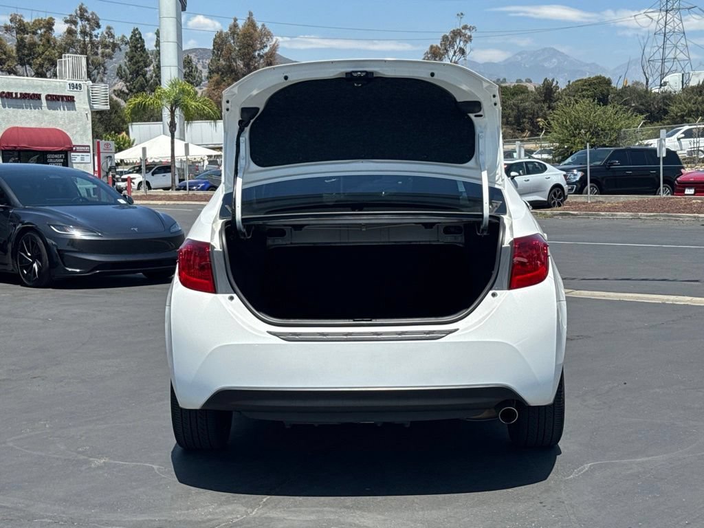 Certified 2018 Toyota Corolla SE w/ Protection Package FWD image 16