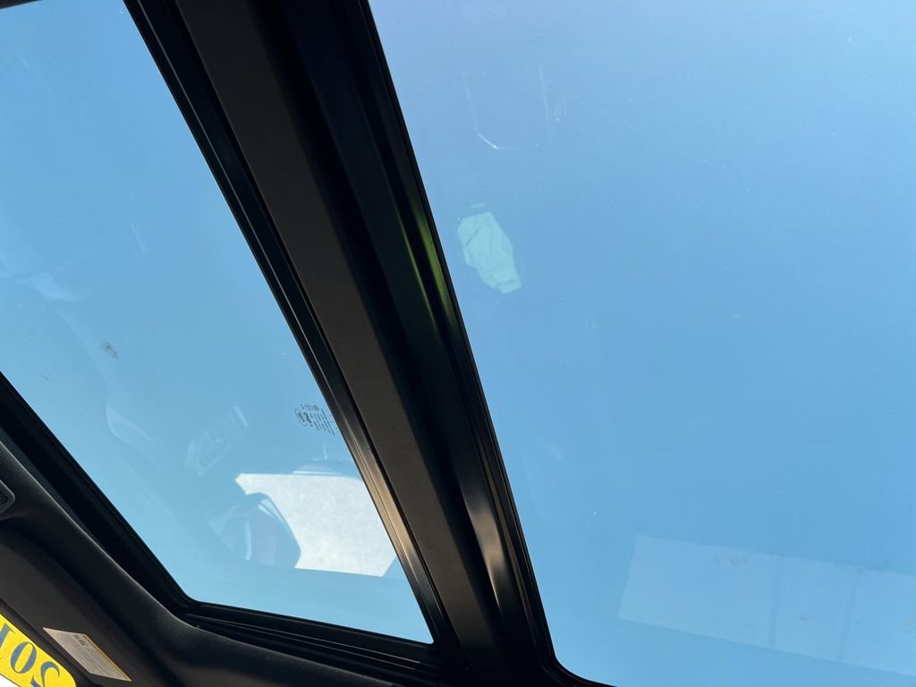 Used 2015 Ford F150 Platinum w/ Equipment Group 701A Luxury image 15