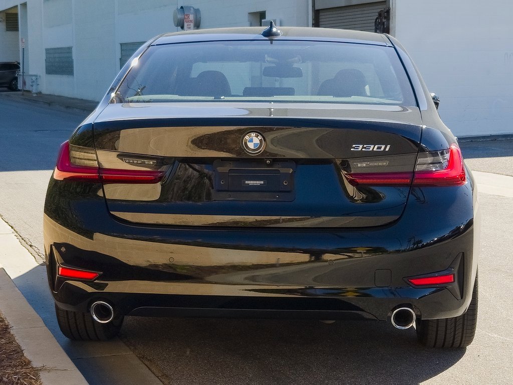 Used 2022 BMW 330i 330i w/ Driving Assistance Package image 6