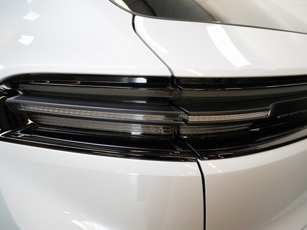 Certified 2025 Porsche Macan 4 Electric image 12