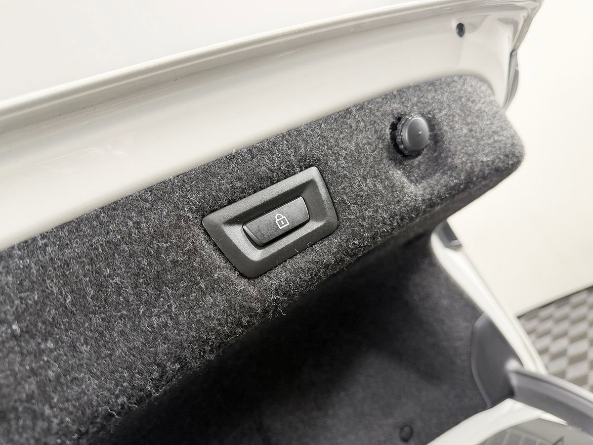 Used 2017 BMW 540i RWD image 14