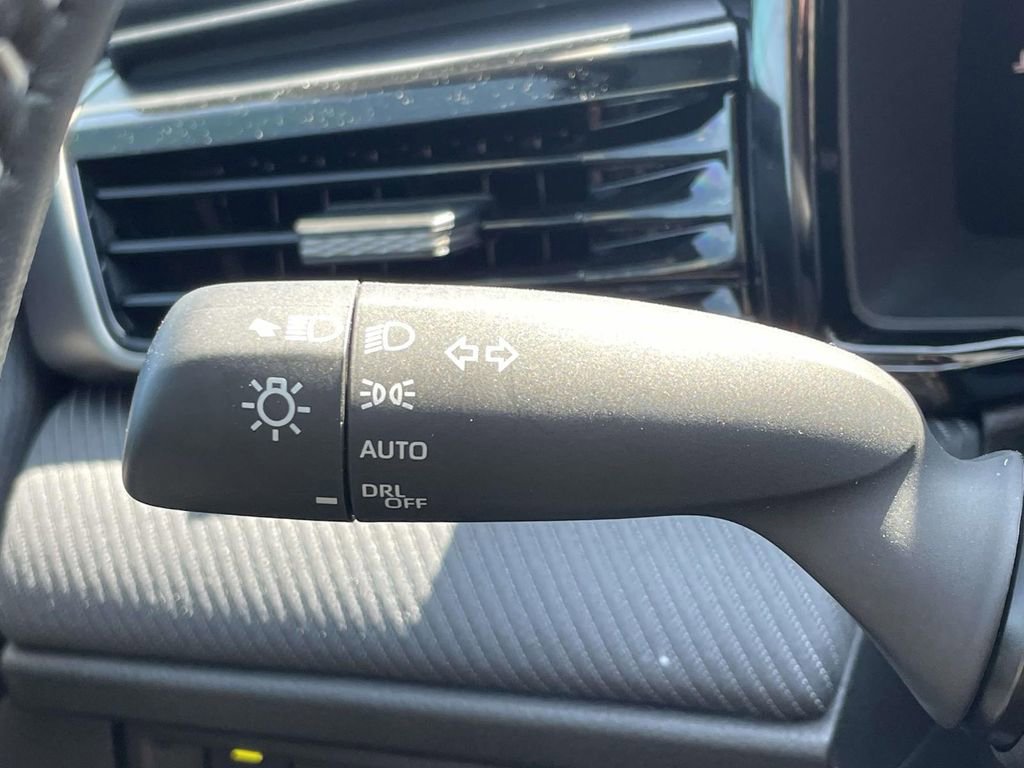 Used 2026 Toyota Camry SE w/ Multimedia Upgrade Package image 21