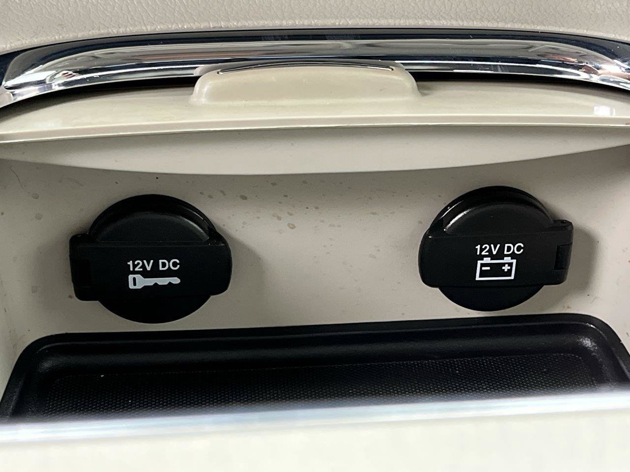 Used 2016 Dodge Grand Caravan SXT w/ UConnect Hands-Free Group FWD image 19