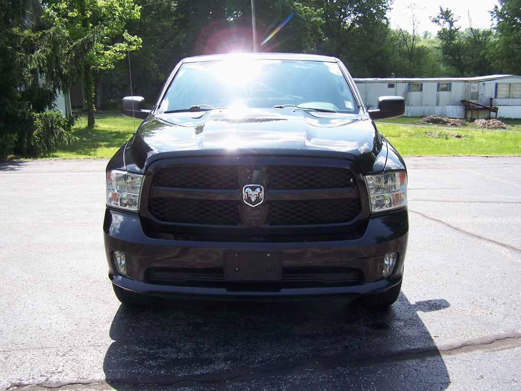 Used 2015 RAM 1500 Express AWD/4WD image 2