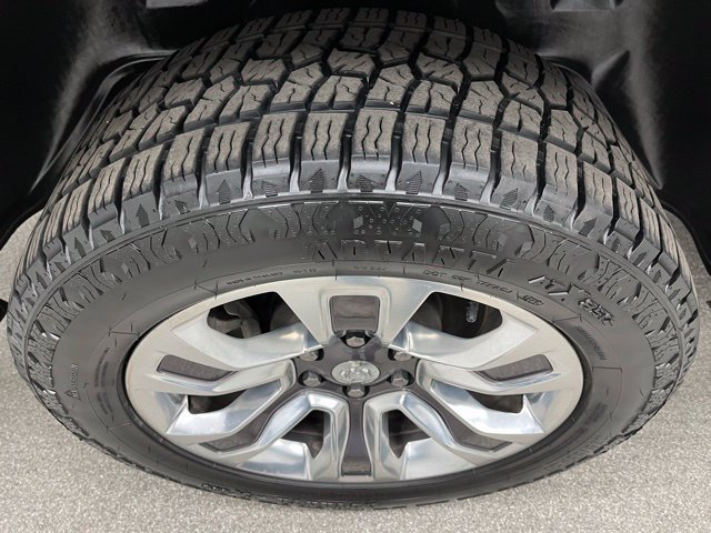 Used 2022 RAM 1500 Limited w/ Body Color Bumper Group AWD/4WD image 17