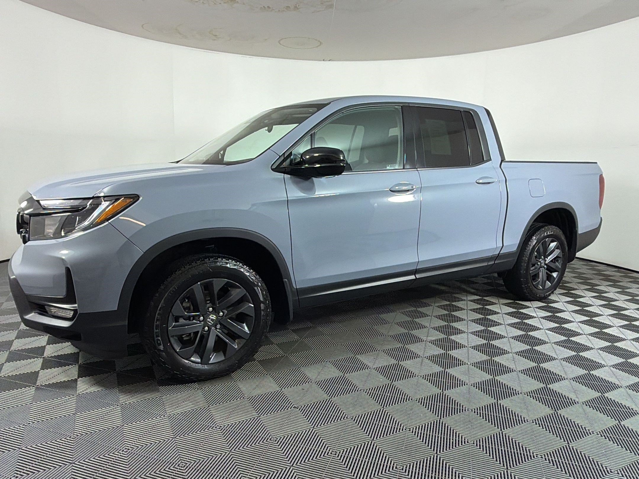 Used 2025 Honda Ridgeline Sport image 17