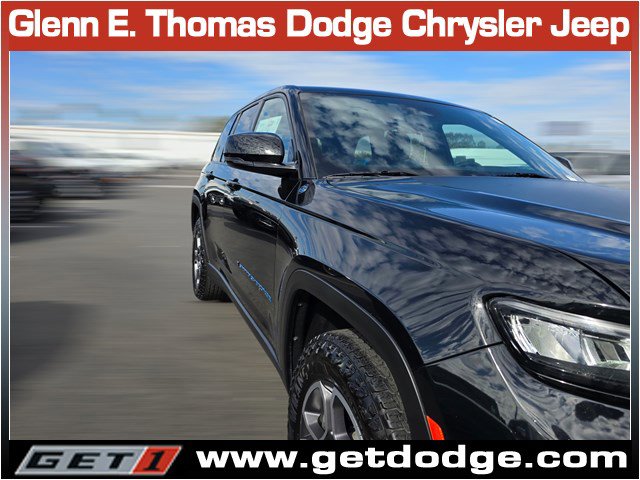 Used 2022 Jeep Grand Cherokee Trailhawk w/ Luxury Tech Group III image 4