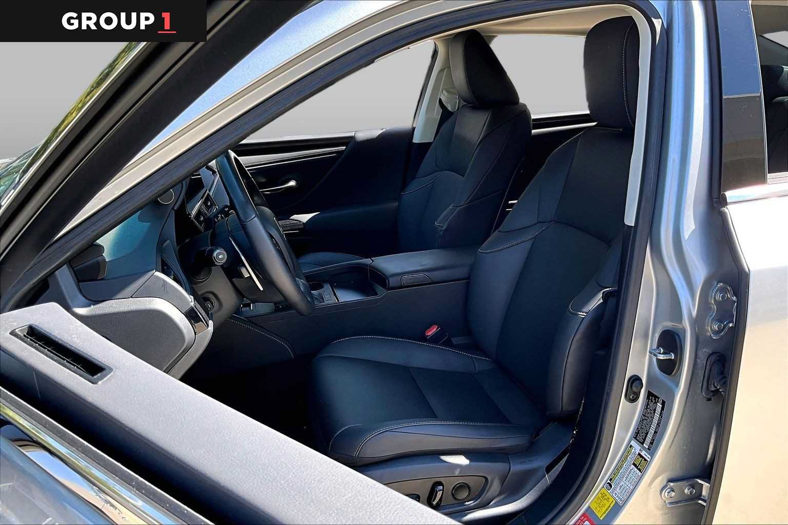 Certified 2025 Lexus ES 350 w/ Premium Package FWD image 7