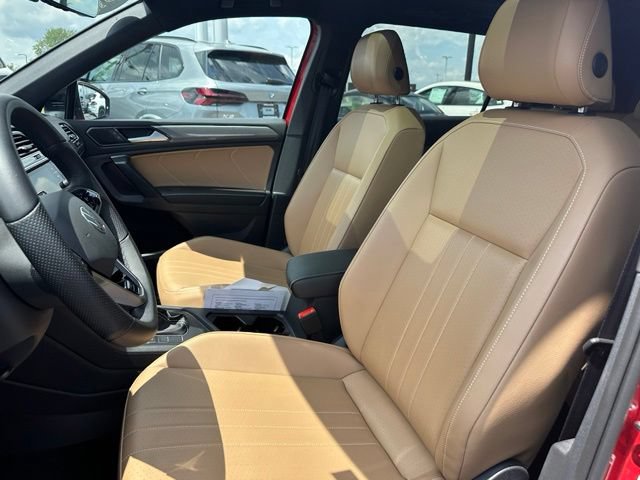 Used 2024 Volkswagen Tiguan SE R-Line FWD image 27