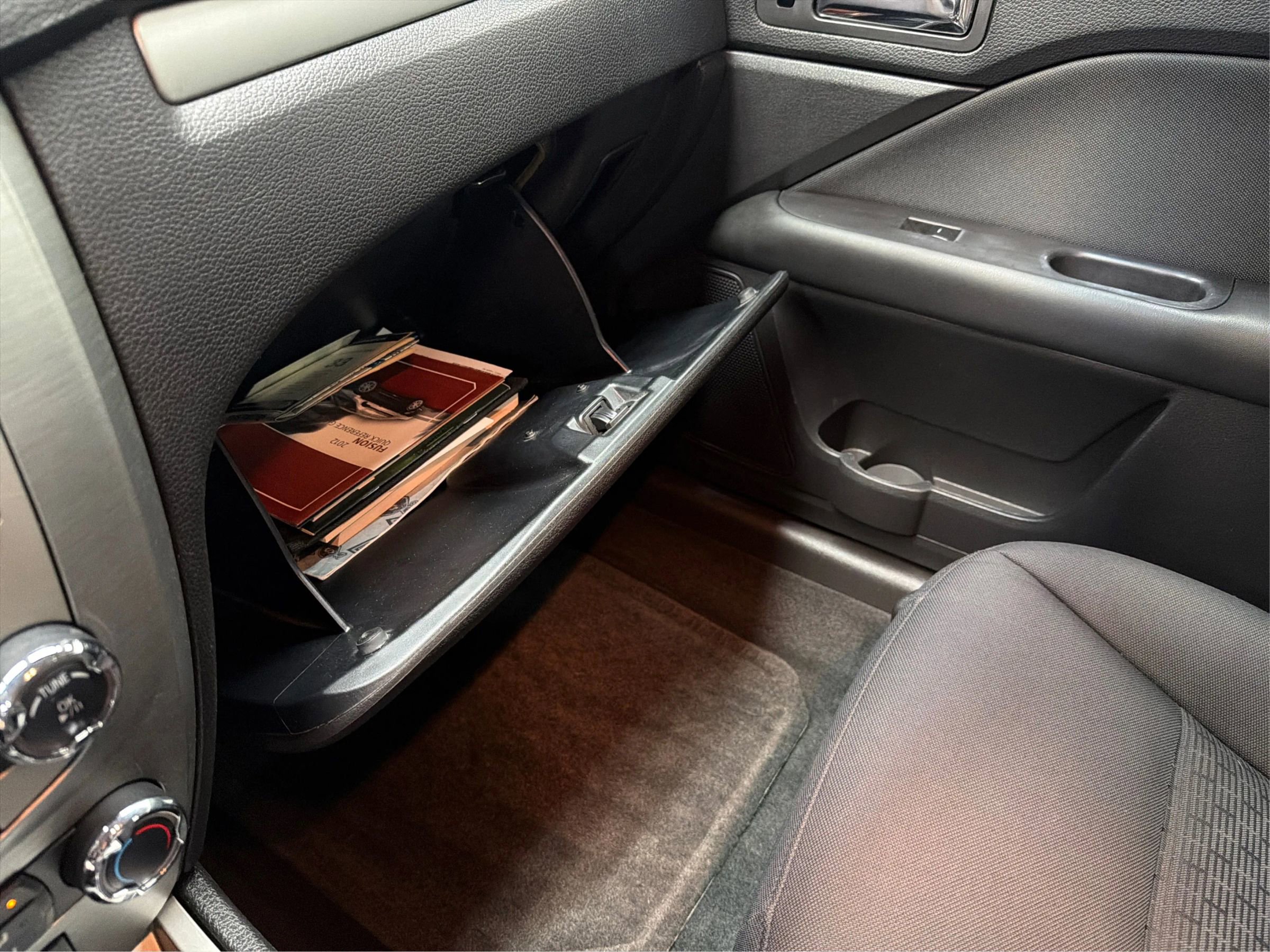 Used 2012 Ford Fusion SE FWD image 22